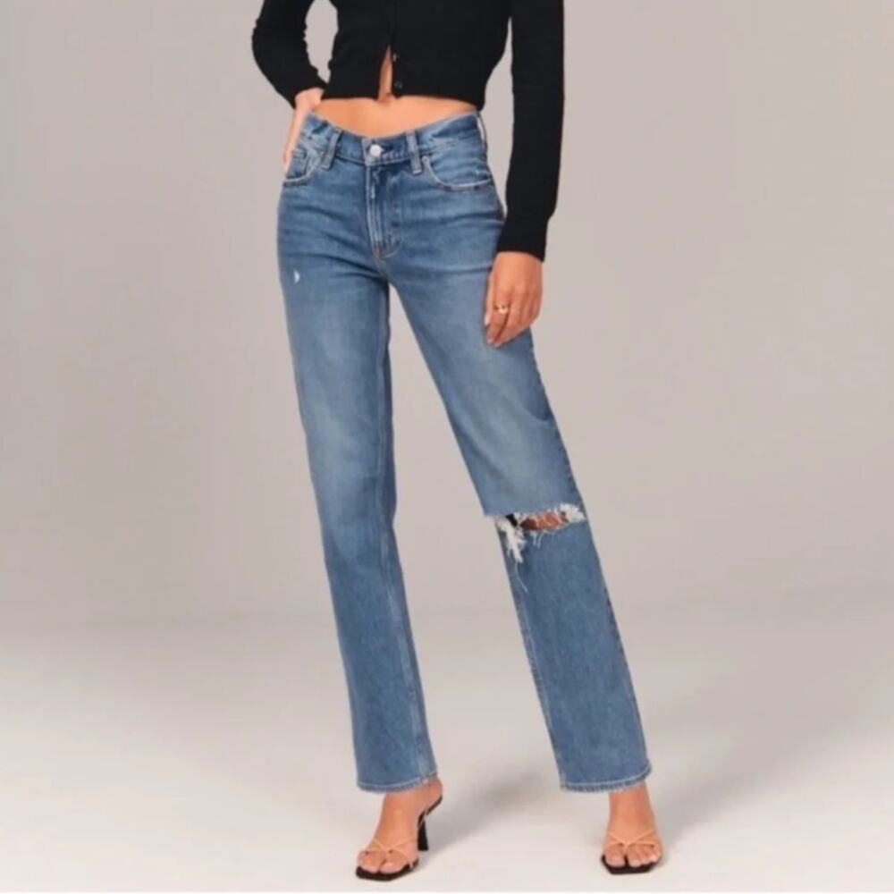 Abercrombie & Fitch 90s Straight Low Rise Distressed Jeans Size 27 Tall (4L)